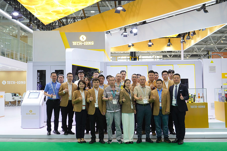 合影.jpg 合影.jpg